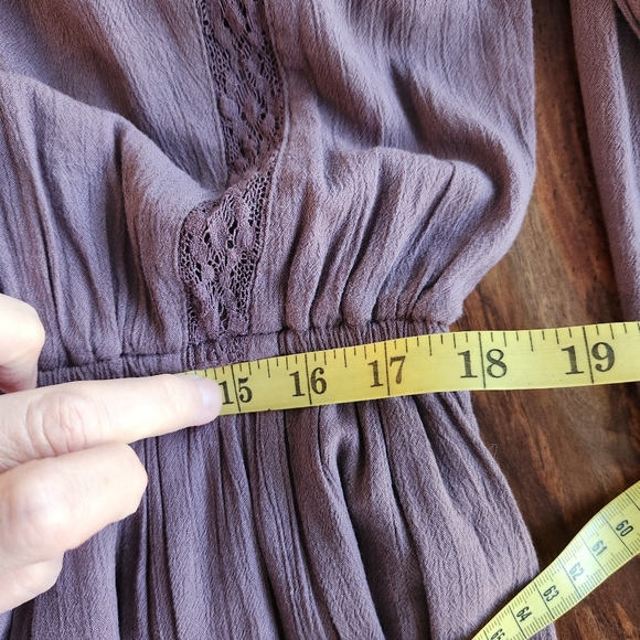Beautiful American Eagle Outfitters Medium Lacey Purple Dress Size Medium Lined - Picture 7 of 9